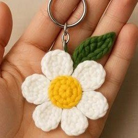 Crochet 2D Daisy Flower keychain